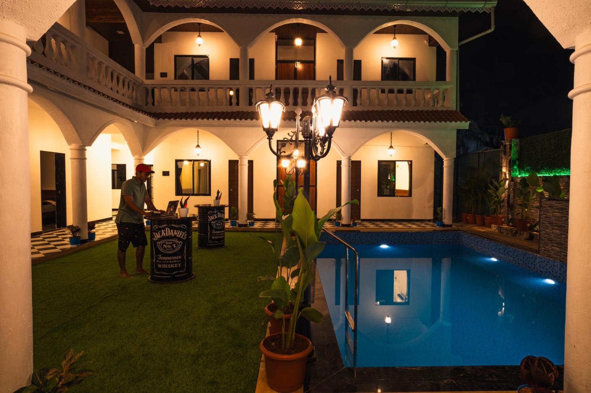 Sapphire Mansion Hotel Alībāg Eksteriør billede