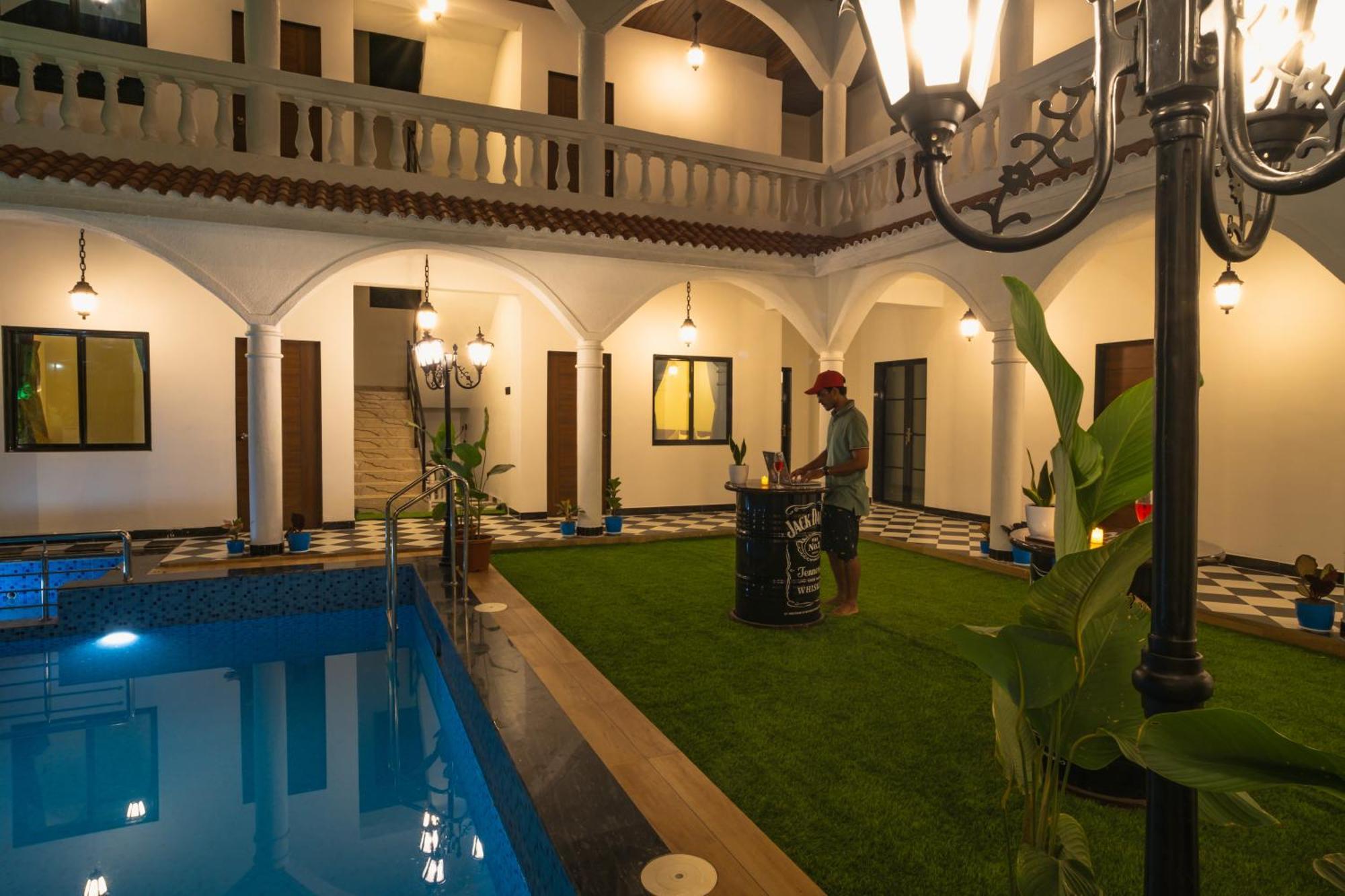 Sapphire Mansion Hotel Alībāg Eksteriør billede