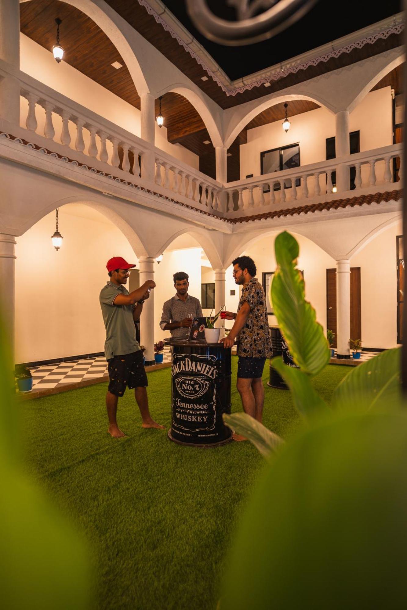 Sapphire Mansion Hotel Alībāg Eksteriør billede
